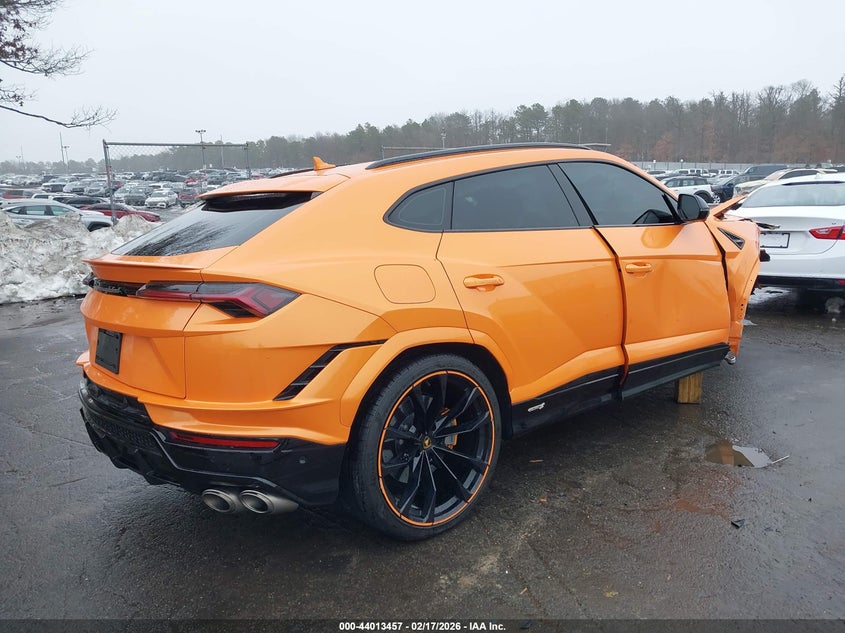 Auction sale of the 2024 LAMBORGHINI URUS , vin: ZPBUB3ZL7RLA31311, lot number: 44013457