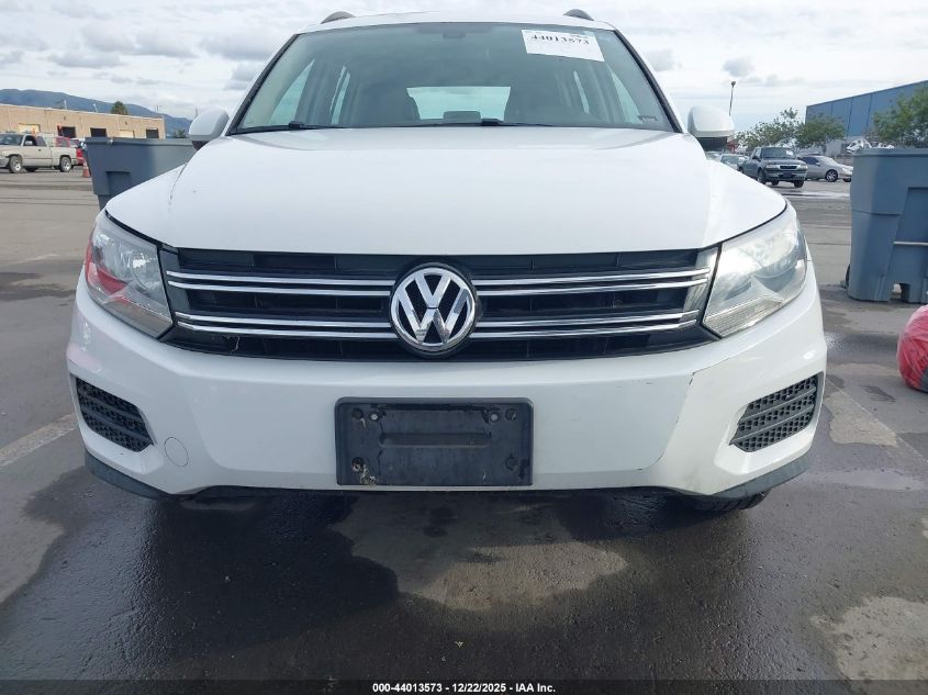 2017 Volkswagen Tiguan 2.0T/2.0T S VIN: WVGBV7AX6HK013572 Lot: 44013573