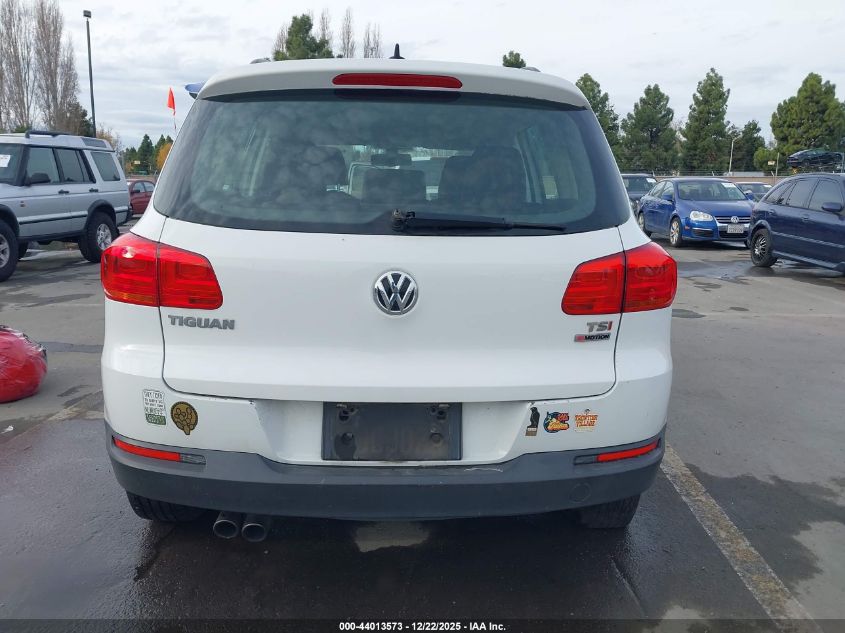 2017 Volkswagen Tiguan 2.0T/2.0T S VIN: WVGBV7AX6HK013572 Lot: 44013573