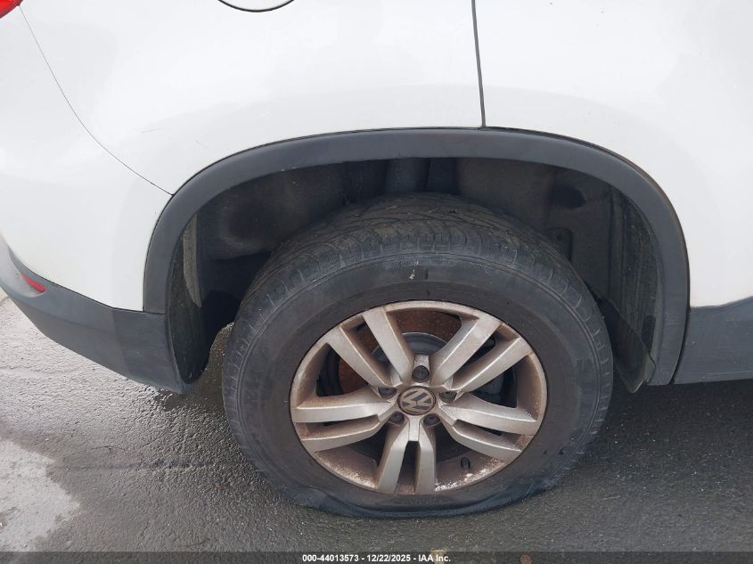 2017 Volkswagen Tiguan 2.0T/2.0T S VIN: WVGBV7AX6HK013572 Lot: 44013573
