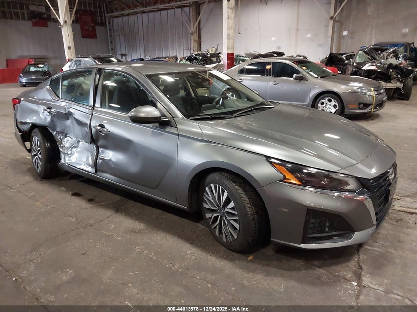 2023 Nissan Altima Sv Fwd