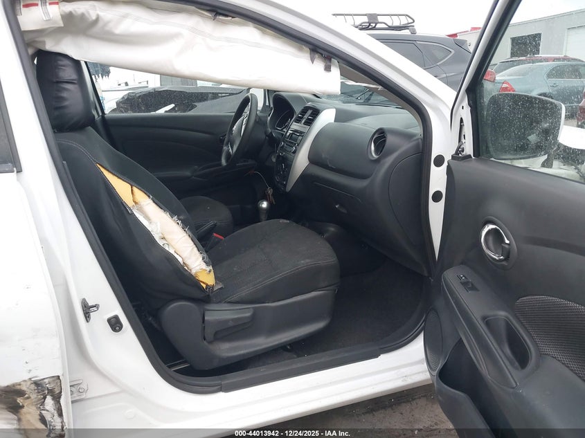 2017 Nissan Versa 1.6 Sv