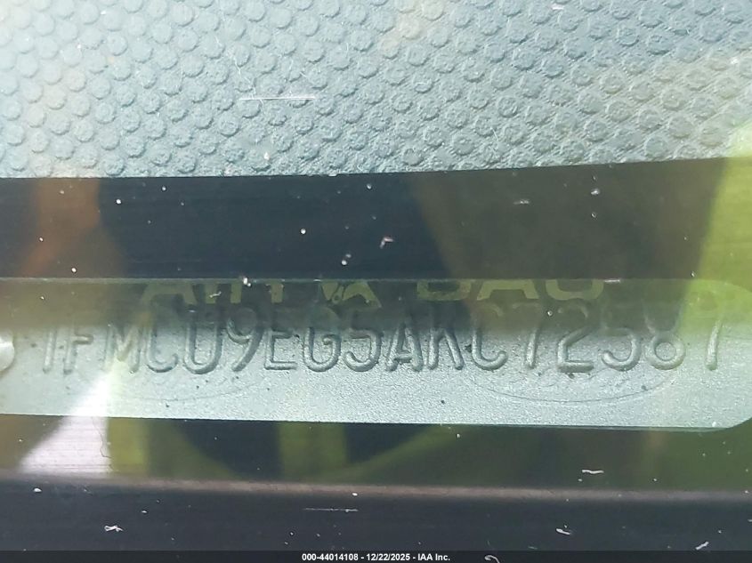 2010 Ford Escape Limited VIN: 1FMCU9EG5AKC72587 Lot: 44014108