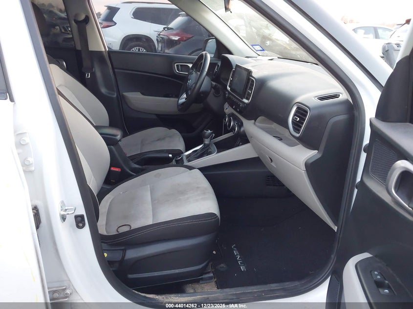 2025 Hyundai Venue Sel #5