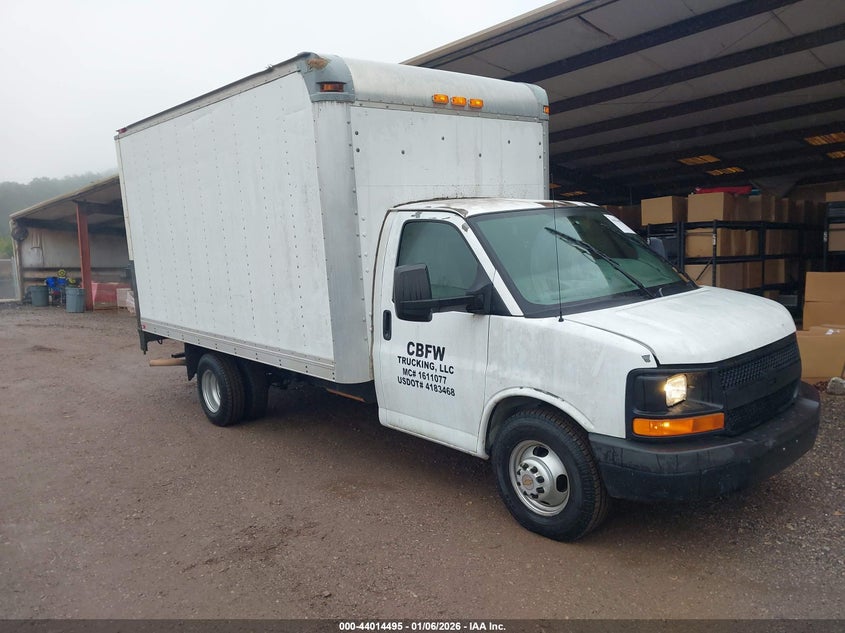 1GB3G3AG6A1174712 2010 Chevrolet Express Cutaway Work Van auction photo 1