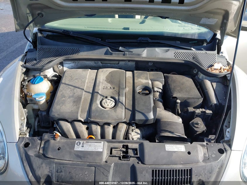 2013 Volkswagen Beetle 2.5L VIN: 3VWJX7AT3DM674239 Lot: 44015167