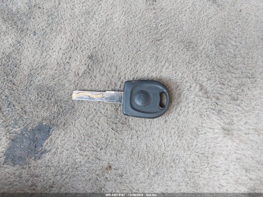 2013 Volkswagen Beetle 2.5L VIN: 3VWJX7AT3DM674239 Lot: 44015167