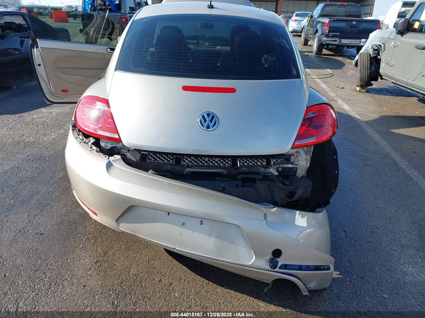 2013 Volkswagen Beetle 2.5L VIN: 3VWJX7AT3DM674239 Lot: 44015167