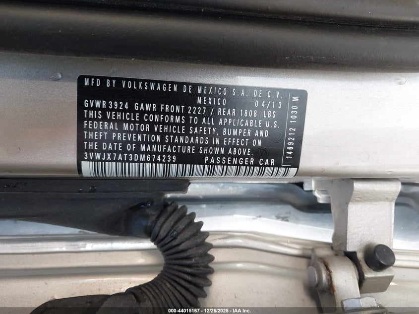 2013 Volkswagen Beetle 2.5L VIN: 3VWJX7AT3DM674239 Lot: 44015167