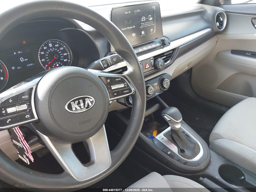 VIN 3KPF24AD4ME345851 2021 KIA FORTE LXS
