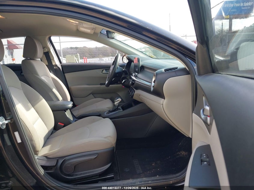 VIN 3KPF24AD4ME345851 2021 KIA FORTE LXS