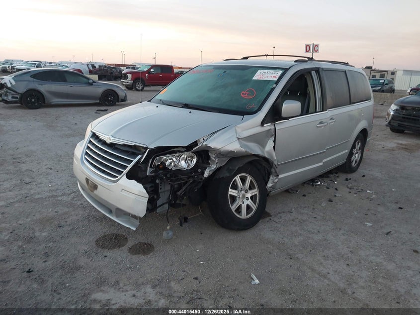 2010 Chrysler Town & Country Touring