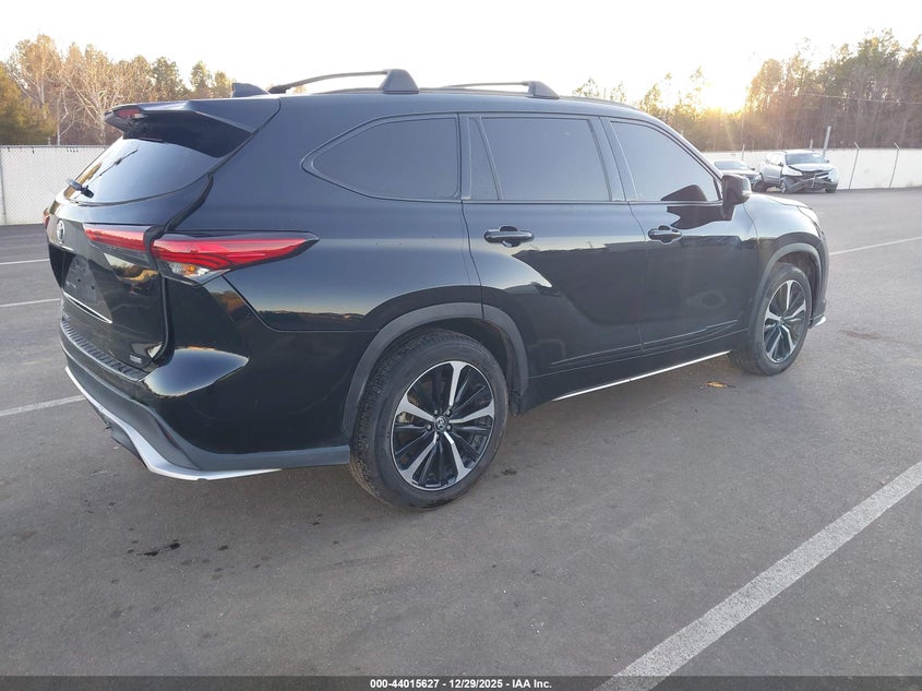 2022 Toyota Highlander Xse