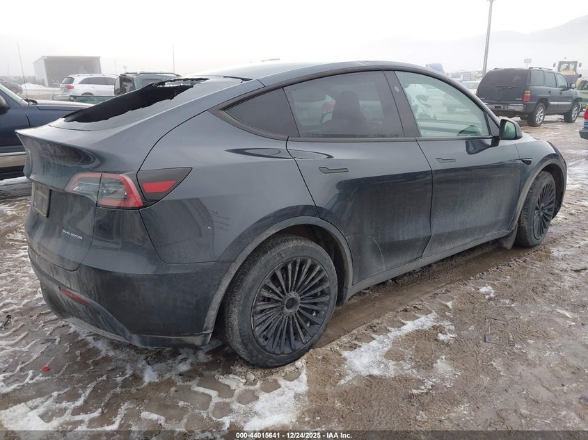 Vin: 7saygdee2rf064584, lot: 44511398, tesla model y long range dual motor all-wheel drive 20244