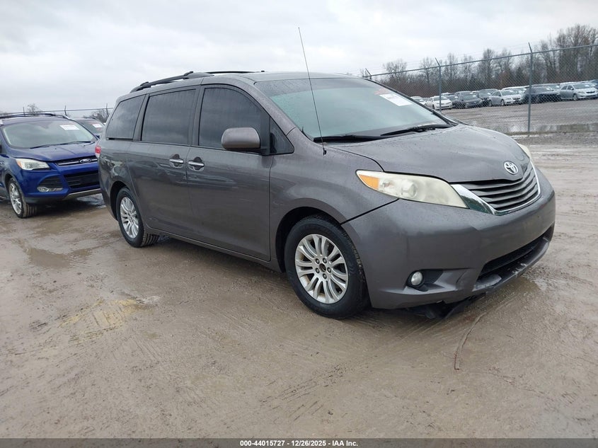 5TDYK3DCXDS396623 2013 Toyota Sienna Xle V6 8 Passenger auction photo 1