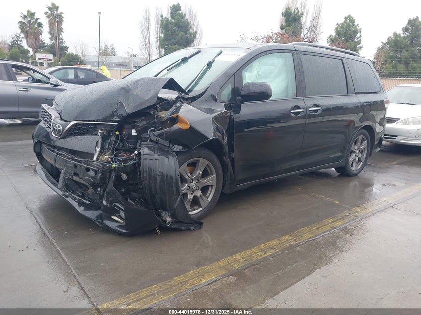2000 Toyota Sienna Xle
