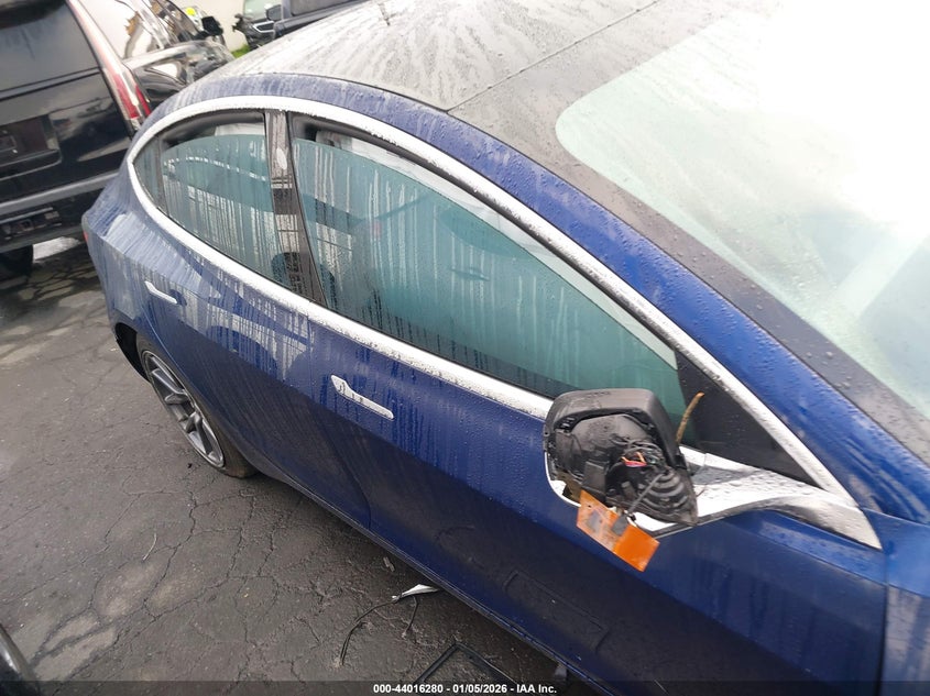 2019 Tesla Model 3 Long Range/Performance VIN: 5YJ3E1EB3KF390997 Lot: 44016280