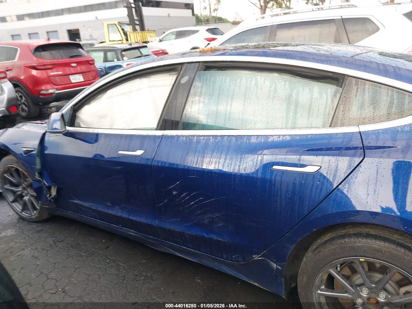 2019 Tesla Model 3 Long Range/Performance VIN: 5YJ3E1EB3KF390997 Lot: 44016280