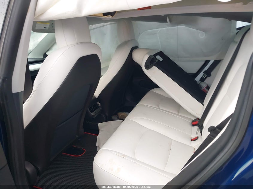 2019 Tesla Model 3 Long Range/Performance VIN: 5YJ3E1EB3KF390997 Lot: 44016280