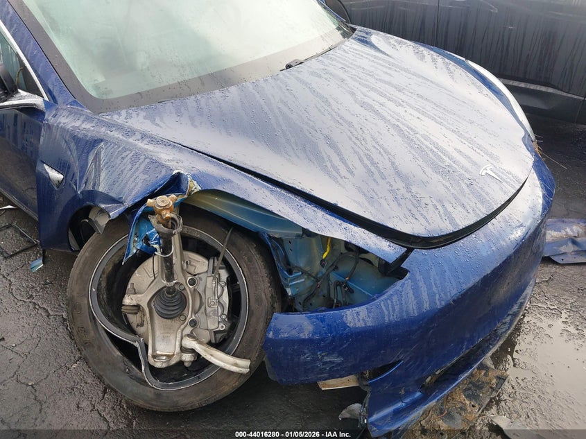 2019 Tesla Model 3 Long Range/Performance VIN: 5YJ3E1EB3KF390997 Lot: 44016280