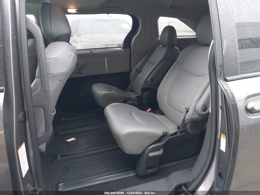 VIN 5TDYRKEC0PS143710 2023 TOYOTA SIENNA XLE