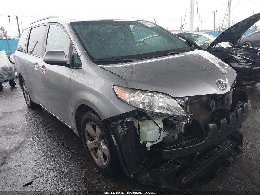 5TDKZ3DC5HS773253 2017 Toyota Sienna Le 8 Passenger auction photo 1