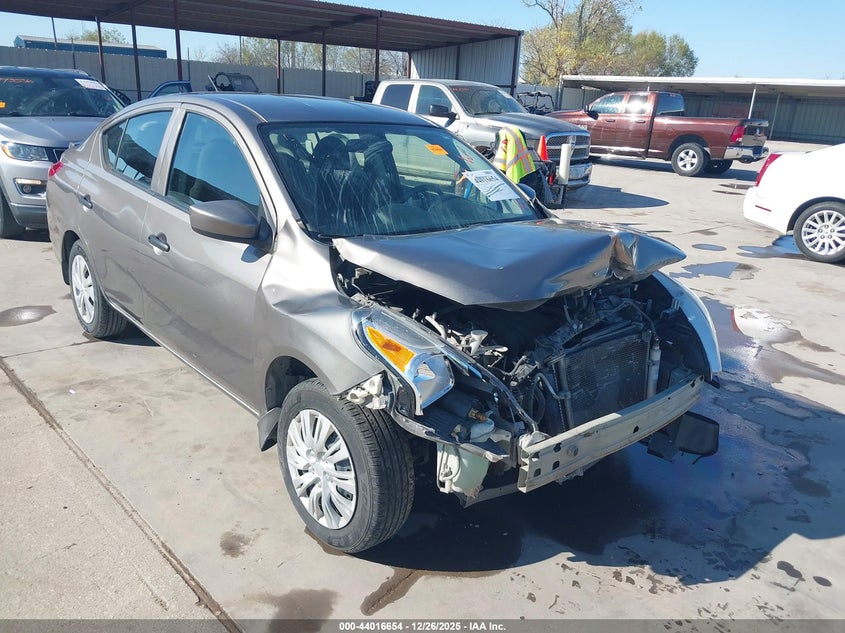 2017 Nissan Versa 1.6 S+