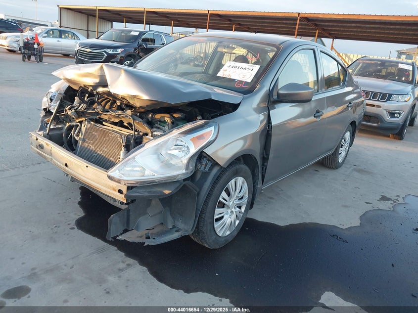 2017 Nissan Versa 1.6 S+