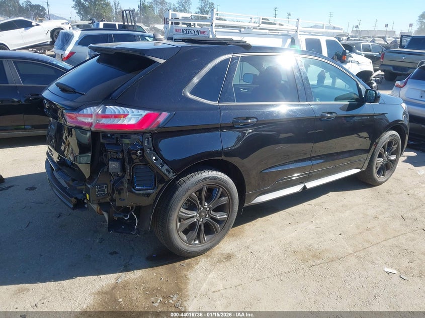 2023 Ford Edge Se