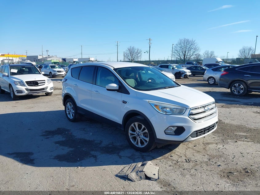 FORD ESCAPE 2017. Lot# 44016821. VIN 1FMCU9GD8HUC97355. Photo 1