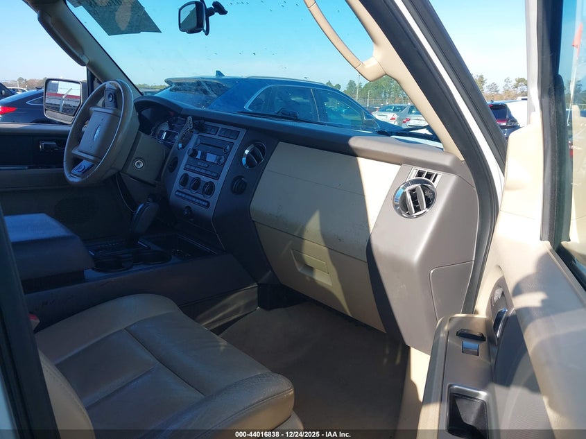 2012 Ford Expedition 5.4 Xlt white Lot 111044016838 Vin 1FMJU1H58CEF08945