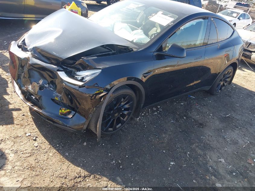 2022 Tesla Model Y Long Range Dual Motor All-Wheel Drive