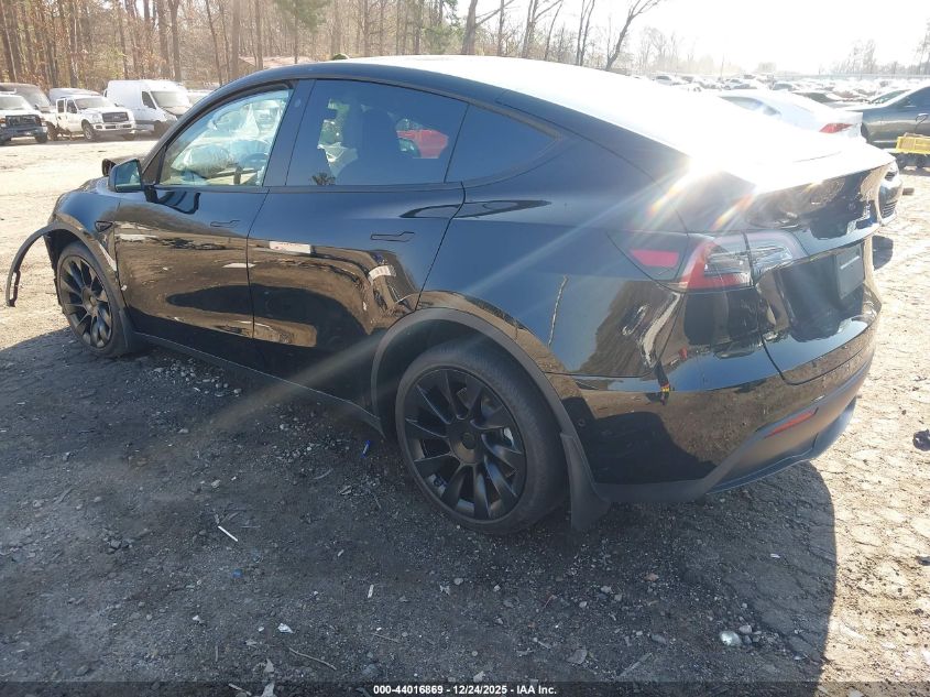 2022 Tesla Model Y Long Range Dual Motor All-Wheel Drive