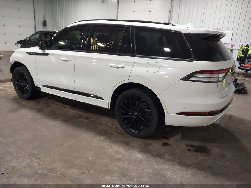 VIN 5LM5J7XC1NGL18728 2022 LINCOLN AVIATOR RESERVE