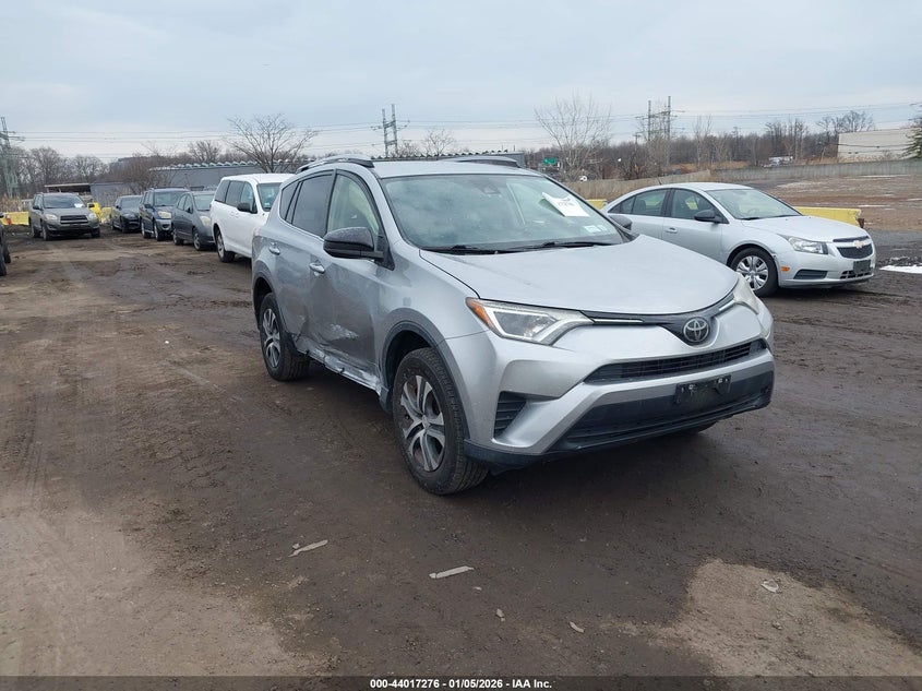 JTMBFREV3JJ222480 2018 Toyota Rav4 Le auction photo 1