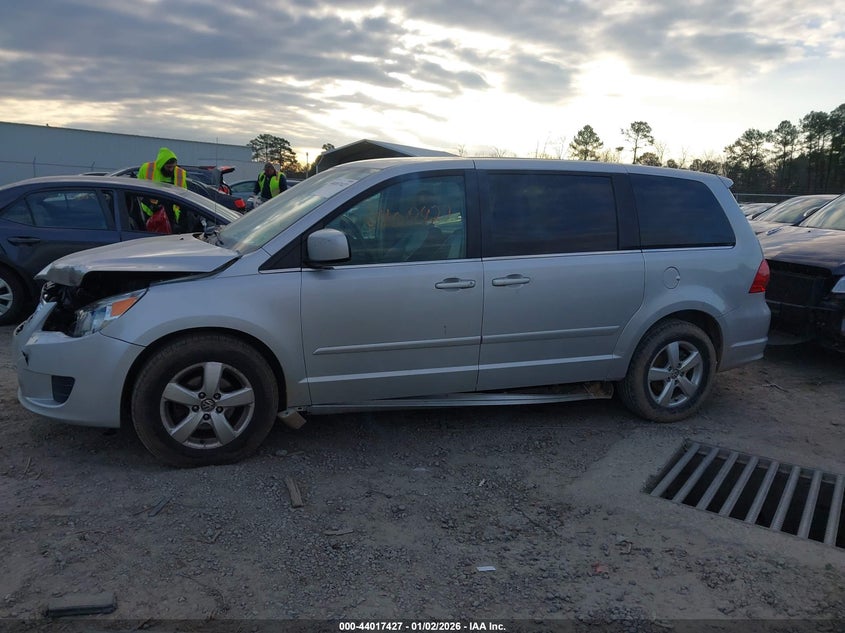 2010 Volkswagen Routan Se VIN: 2V4RW3D18AR262758 Lot: 44017427