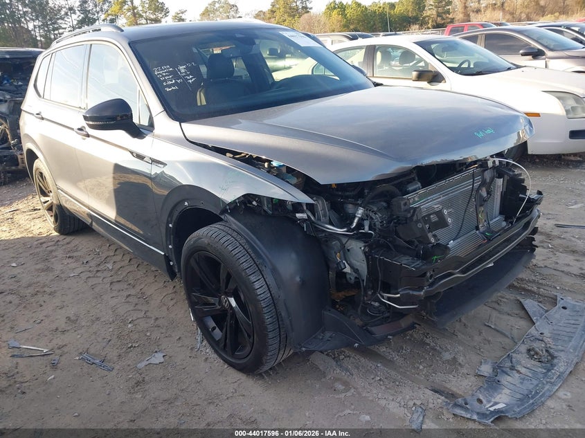 3VVCB7AX1PM122046 2023 Volkswagen Tiguan 2.0T Se R-Line Black auction photo 1