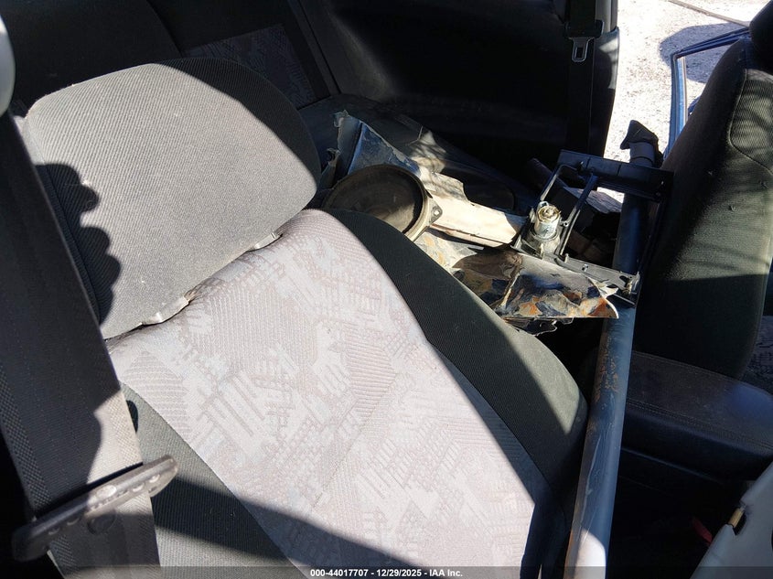 2001 Mitsubishi Mirage De VIN: JA3AY11AX1U002938 Lot: 44017707