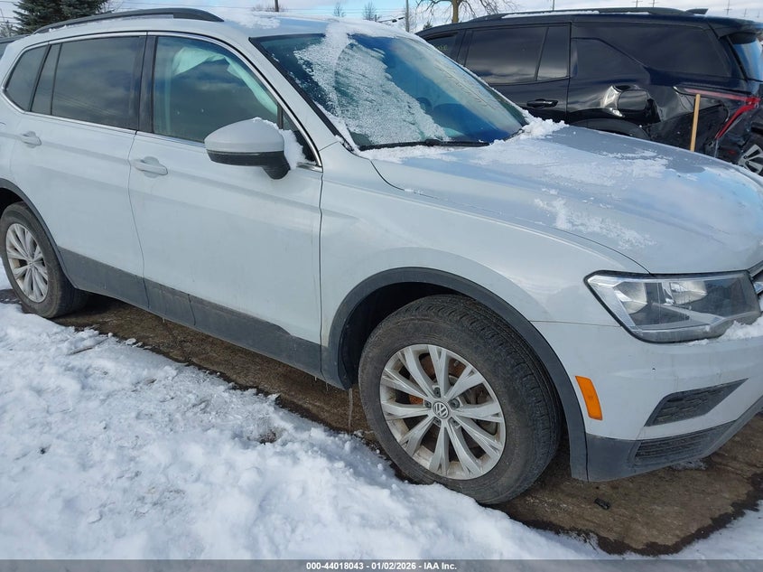 VIN 3VV2B7AX0KM051653 2019 VOLKSWAGEN TIGUAN 2.0T SE/2.0T SEL/2.0T SEL R-LINE/2.0T SEL R-LINE BLACK