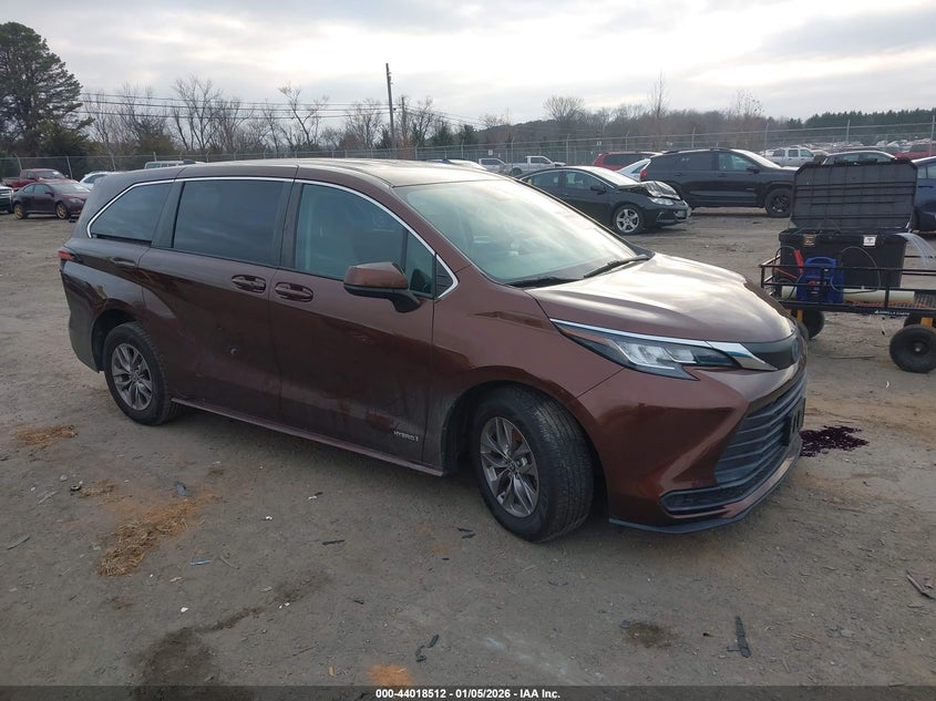 2021 Toyota Sienna Le