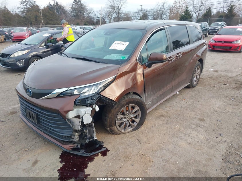 2021 Toyota Sienna Le