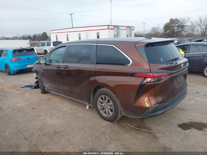 2021 Toyota Sienna Le