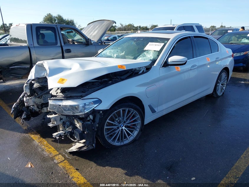 VIN: WBAJA9C58KB391769 2019 BMW 530E IPERFORMANCE