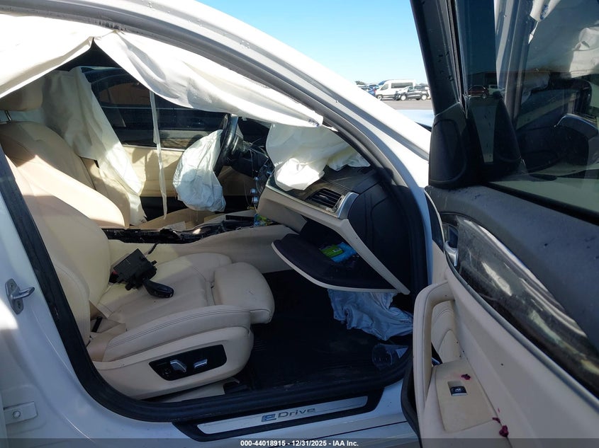 VIN: WBAJA9C58KB391769 2019 BMW 530E IPERFORMANCE
