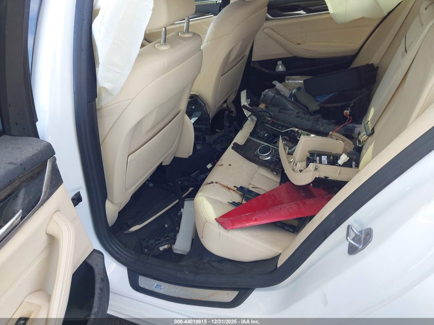 VIN: WBAJA9C58KB391769 2019 BMW 530E IPERFORMANCE