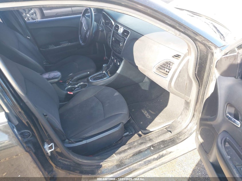 2013 Chrysler 200 Lx