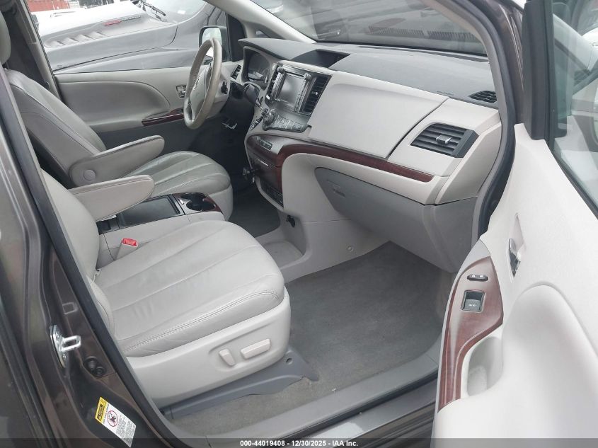 2012 Toyota Sienna Xle V6 8 Passenger