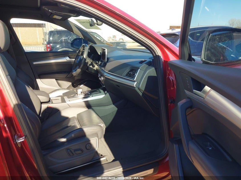 VIN WA1ENAFYXL2093607 2020 AUDI Q5 TITANIUM PREMIUM PLUS 45 TFSI QUATTRO S TRONIC