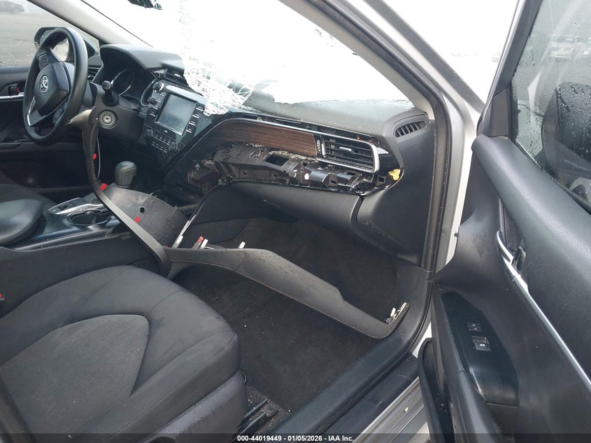 2020 Toyota Camry Le Awd