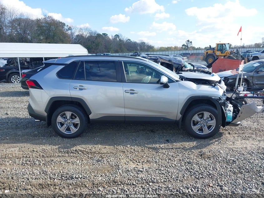 VIN JTMRWRFV0SJ079146 2025 TOYOTA RAV4 HYBRID XLE